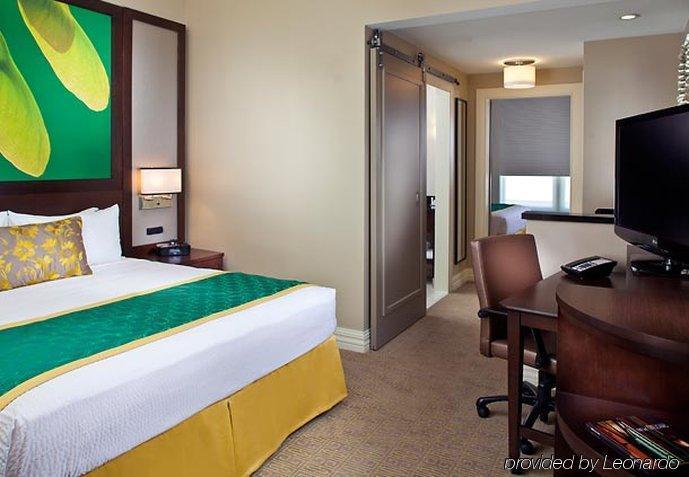 Courtyard By Marriott New Orleans French Quarter/Iberville Номер фото